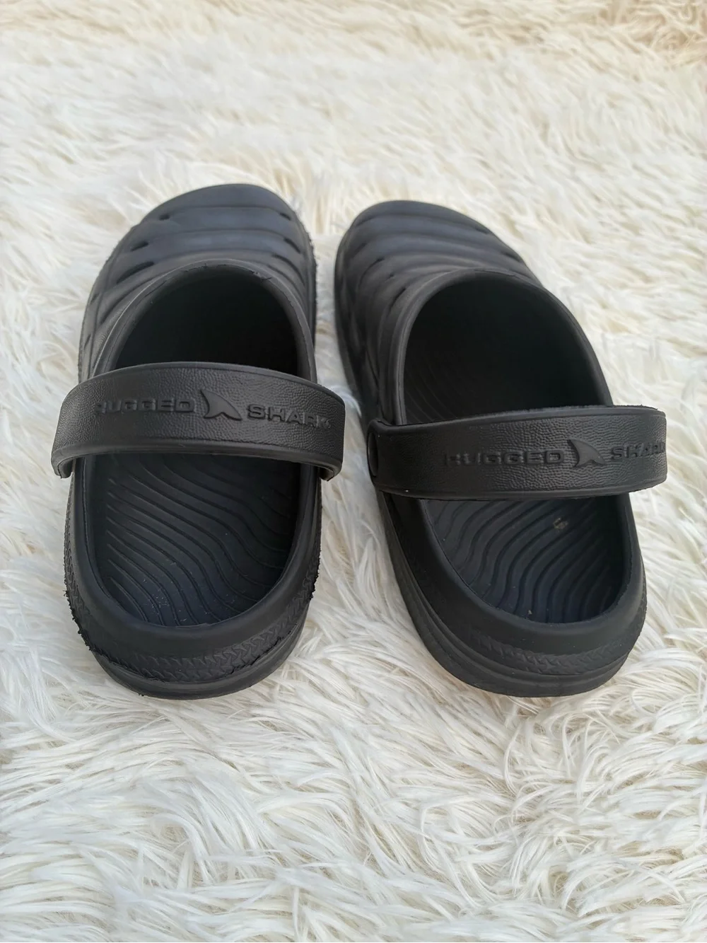 Rugged Shark lightweight black